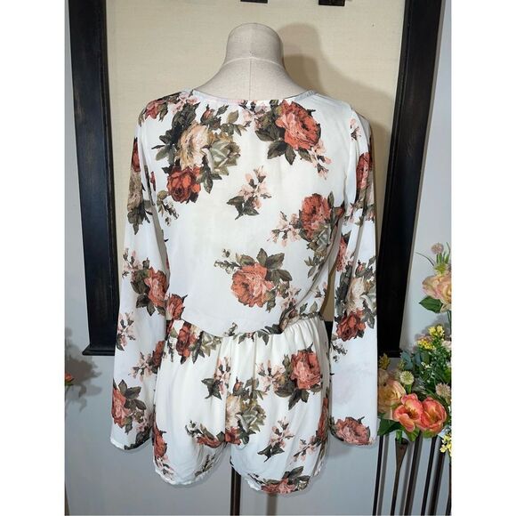 Dainty Hooligan Romper - Size Small - Picture 7 of 7